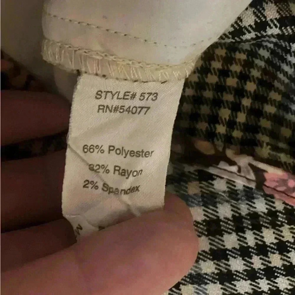 CAbi #573 Down To Earth Plaid Hatter Crop Cuffed Stretch Pant Brown - Picture 10 of 10